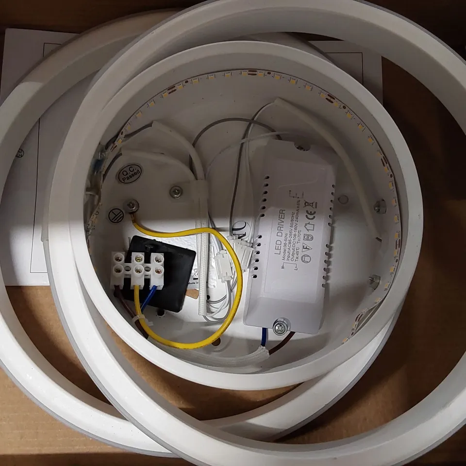 BOXED MATAPONI 1-LIGHT 27CM LED FLUSH MOUNT (1 BOX)