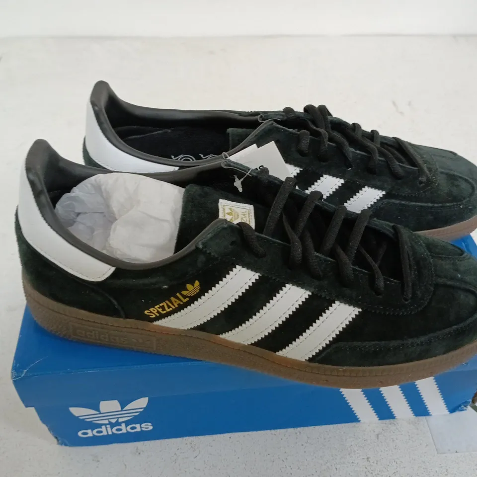 ADIDAS HANDBALL SPEZIAL SIZE 9.5 IN BLACK