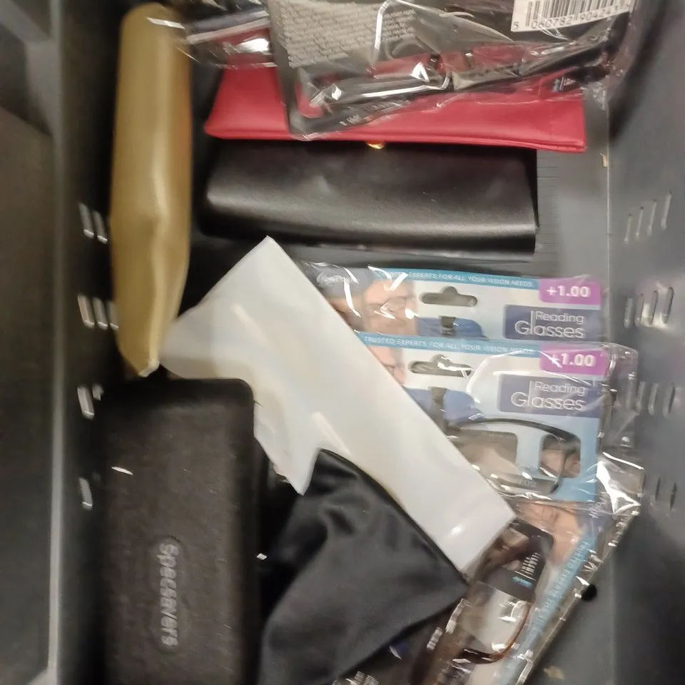 APPROXIMATELY 15 ASSORTED SUNGLASSES & SPECTACLES IN VARIOUS BRANDS	