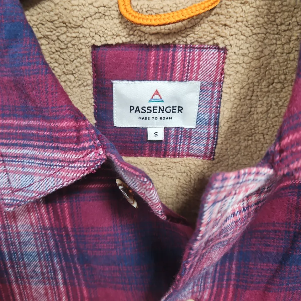 PASSENGER FREESTYLE SHERPA-LINED OVERSHIRT IN WINE/RICH NAVY CHECK - SMALL