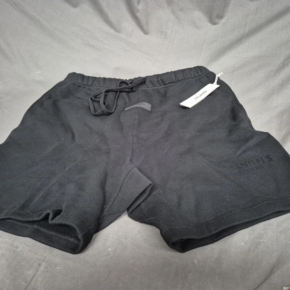 ESSENTIALS FLEECED SHORTS SIZE M