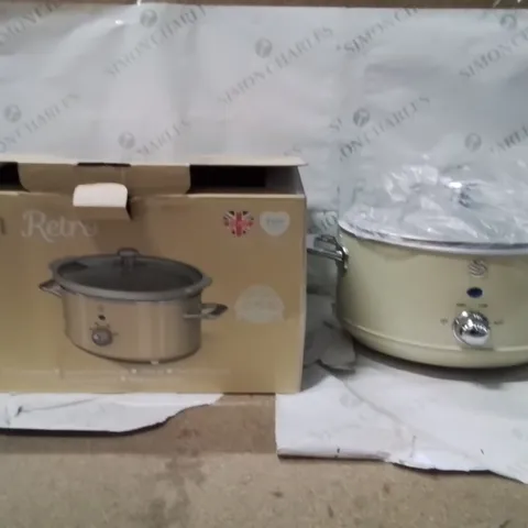 BOXED SWAN RETRO SLOW COOKER