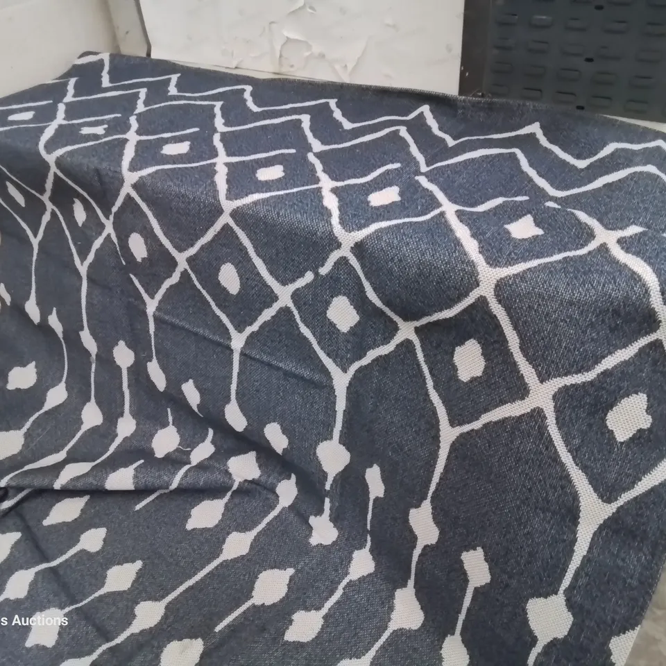 DESIGNER CROUE FLATWEAVE COTTON NAVY RUG APPROXIMATELY 192 × 290cm