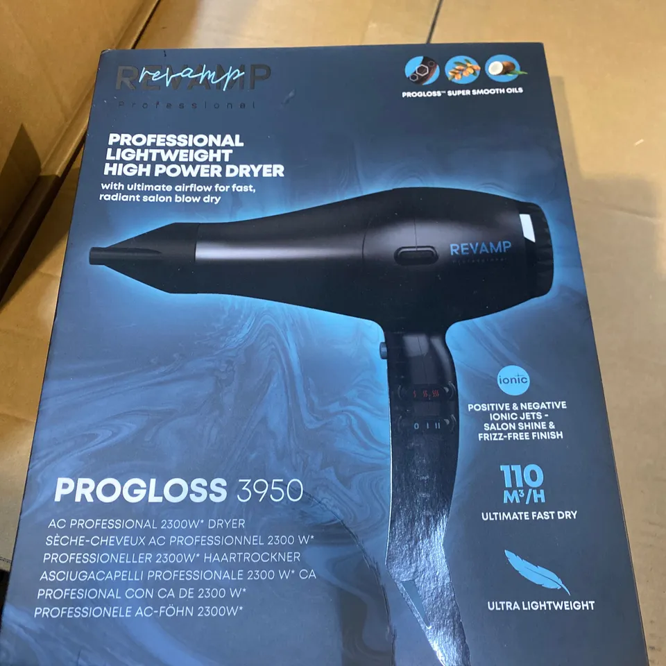 BOXED REVAMP PROGLOSS 3950 PROFESSIONAL LIGHTWEIGHT HIGH POWER DRYER DR-3950-EU