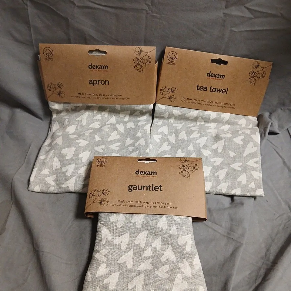 ORGANIC COTTON YARN APRON, TEA TOWEL & GAUNTLET SET IN HEART PATTERN 