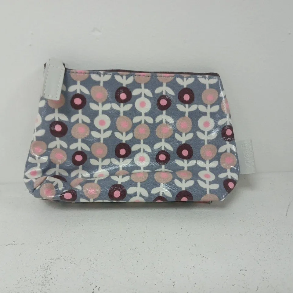 PATTERNED ZIP POUCH – BLUE/GREY WITH PINK CIRCLES