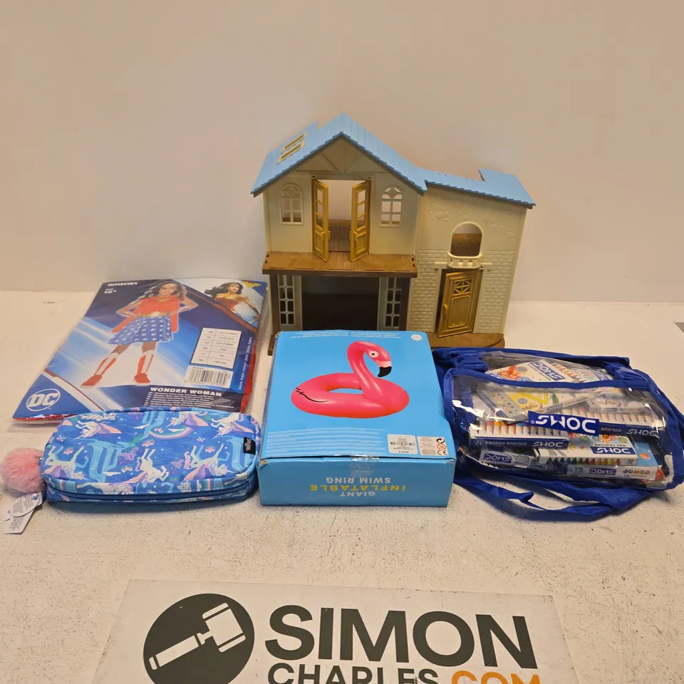 LARGE QUANTITY OF TOYS, ACCESSORIES AND FANCY DRESS
