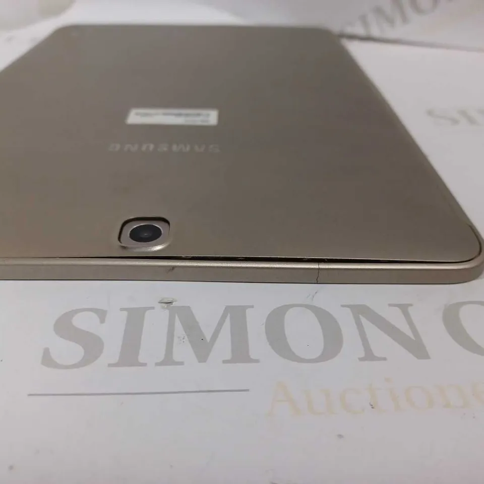 SAMSUNG GALAXY TAB 2 - SM-T813
