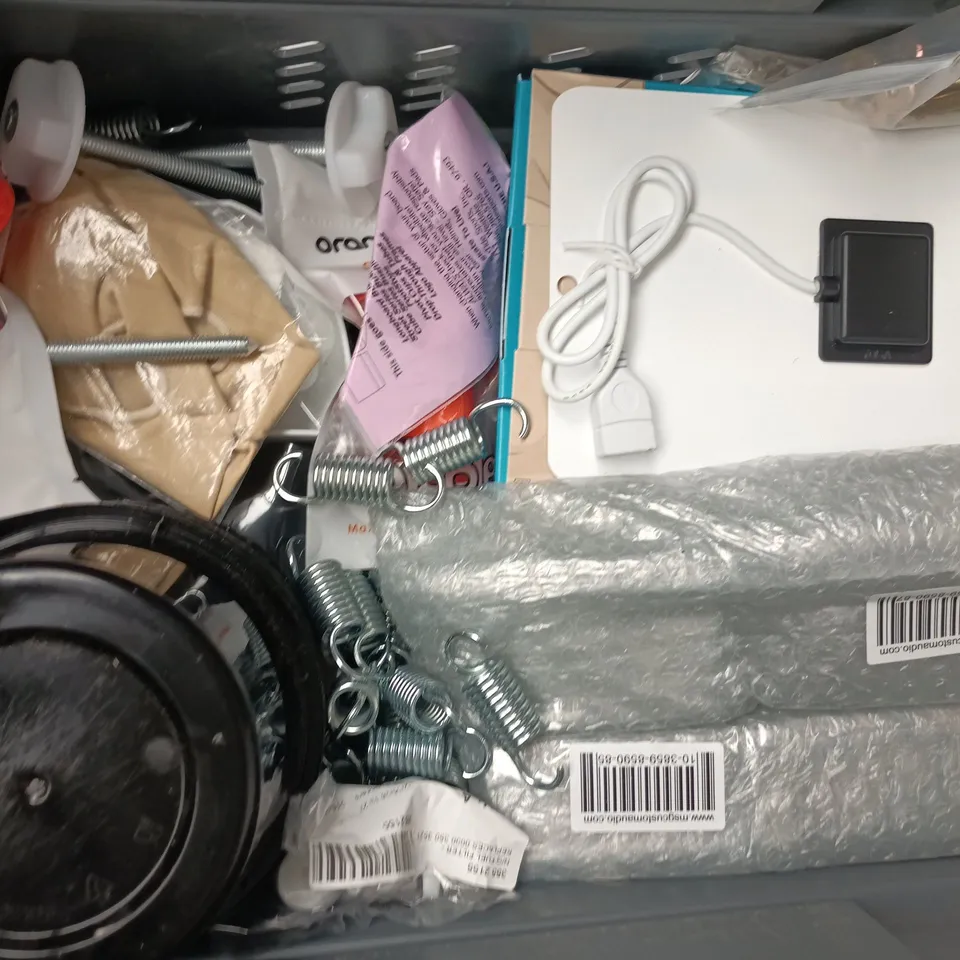 APPROXIMATELY 10 ASSORTED HOUSEHOLD ITEMS TO INCLUDE ENTOPEST, GROUND BAIT, ETC