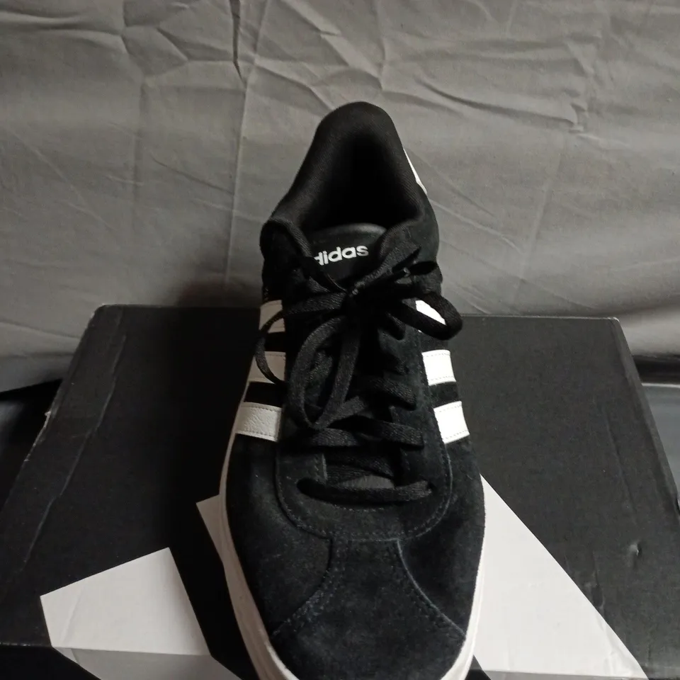 BOXED  PAIR OF ADIDAS SUPERNOVA RISE 2 TRAINERS  - UK SIZE 8