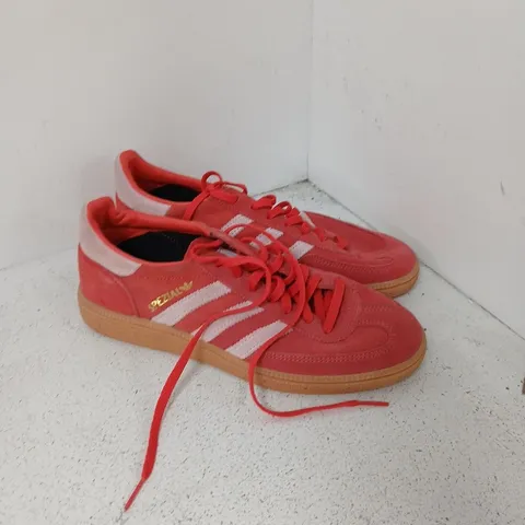 ADIDAS GAZELLE-STYLE RED SNEAKERS WITH WHITE STRIPES (UK 5 1/2)