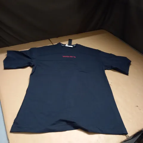 VANQUISH CORE RED ON BLACK OVERSIZED T-SHIRT