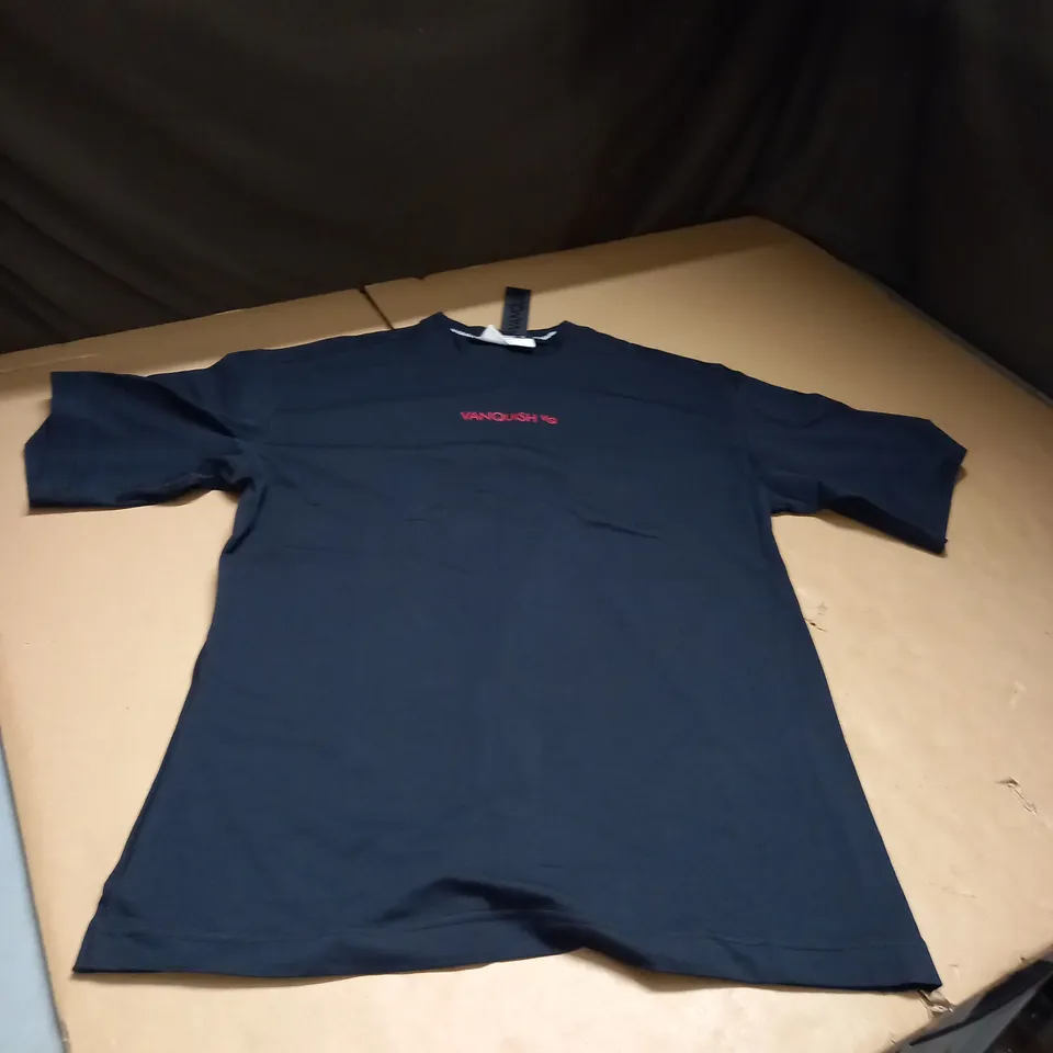 VANQUISH CORE RED ON BLACK OVERSIZED T-SHIRT
