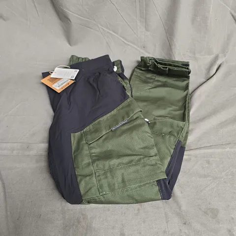 REVOLUTION RACE WOMENS TROUSERS IN FOREST GREEN SIZE M
