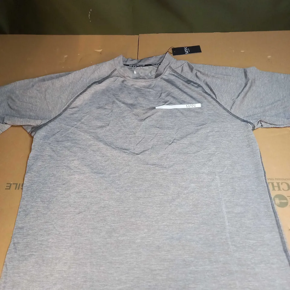 MAN ACTIVE LIGHTWEIGHT T-SHIRT SIZE L