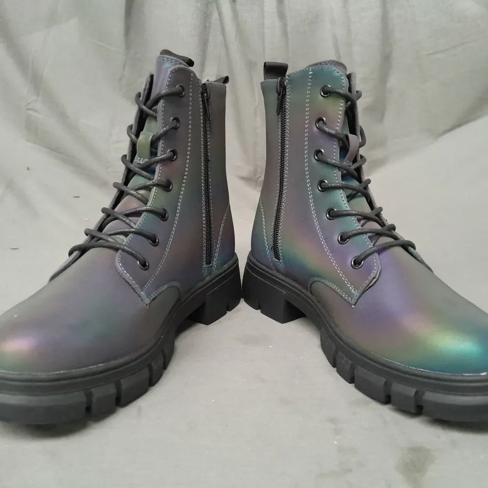 PAIR OF LILLEY SIDE-ZIP ANKLE BOOTS IN OIL SLICK SIZE 3