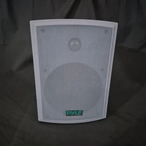 BOXED PYLE WEATHERPROOF SPEAKER IN WHITE