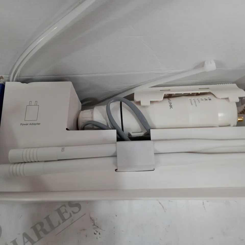 BOXED WAVLINK AC600 DUAL BAND OUTDOOR WI-FI RANGE EXTENDER