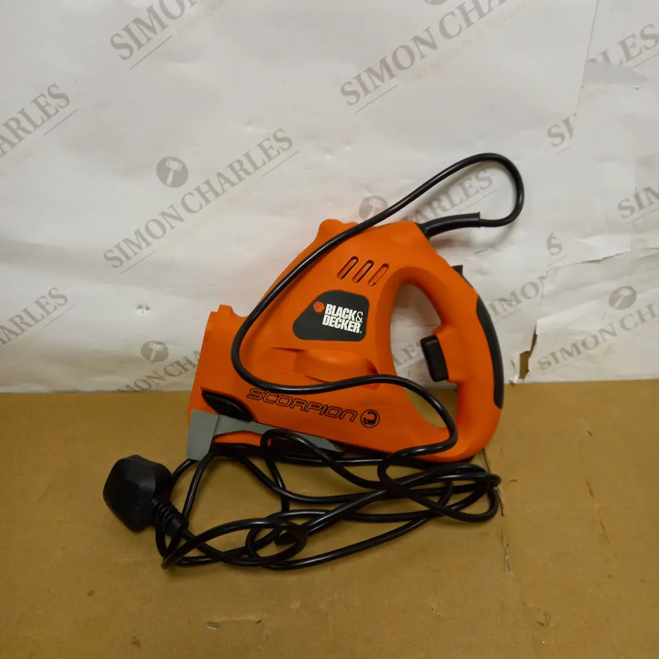 BLACK & DECKER SCORPION POWERED HANDSAW