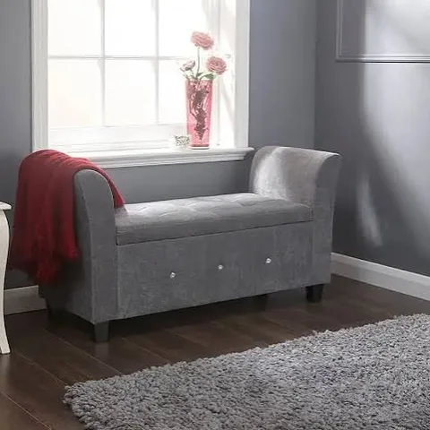 BOXED 1 / 7 GFW VERONA GREY DIAMANTE WINDOW SEAT