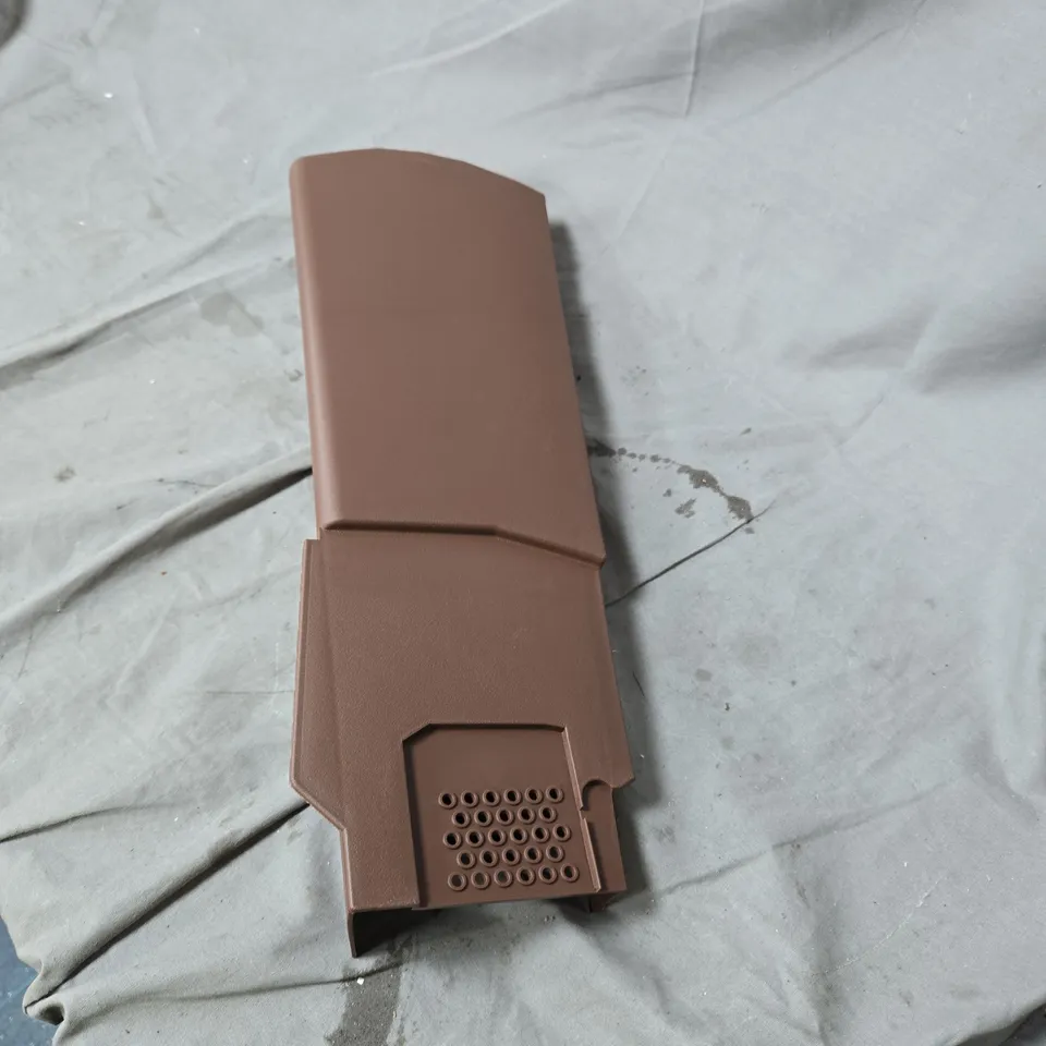 BOX OF APPROXIMATELY 50 CONTRACT DRY VERGE 