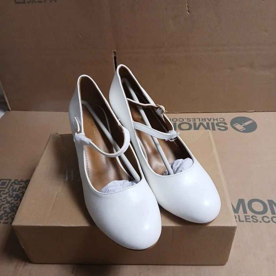"WHERES THAT FROM" WOMEN'S WHITE MARY JANE HEELED SHOES WITH ANKLE STRAP – BOXED UK 7