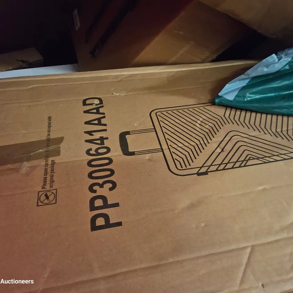 PALLET OF ASSORTED ITEMS TO INCLUDE, SHOWER CADFY, CHRISTMAS TREE, ELECTRIC PATIO HEATER, SUITCASE.