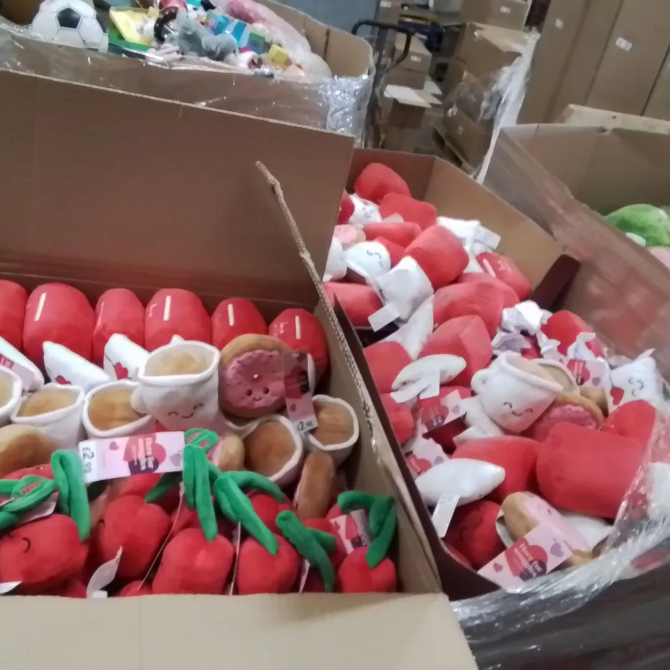 PALLET CONTAINING A LARGE QUANTITY OF VALENTINES PLUSHIES AND TEDDYS