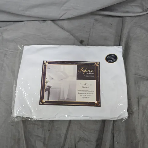 APPROXIMATELY 30 TOPAZ DEEP FITTED BED SHEETS IN WHITE - SINGLE 