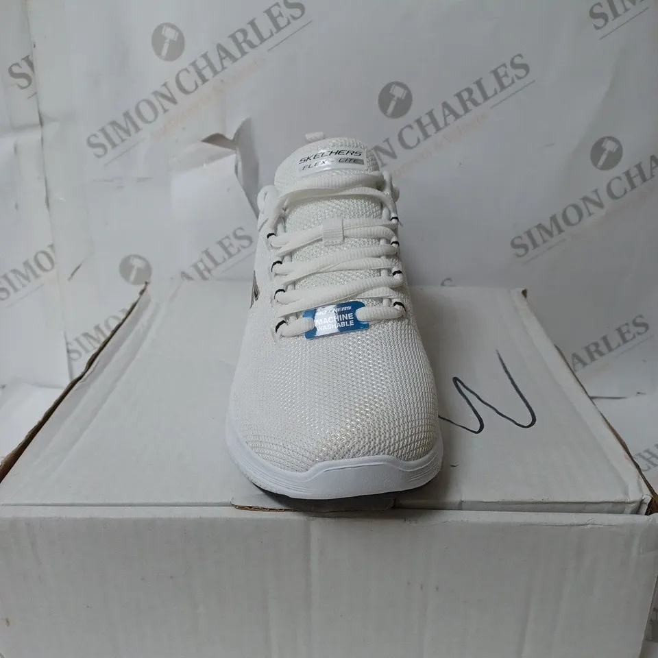 BOXED PAIR OF SKECHERS TRAINERS IN WHITE SIZE 6