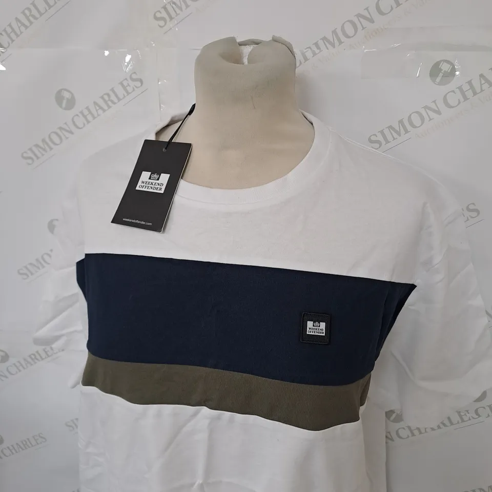 WEEKEND OFFENDER CROSSWORD CASUAL T-SHIRT SIZE L 