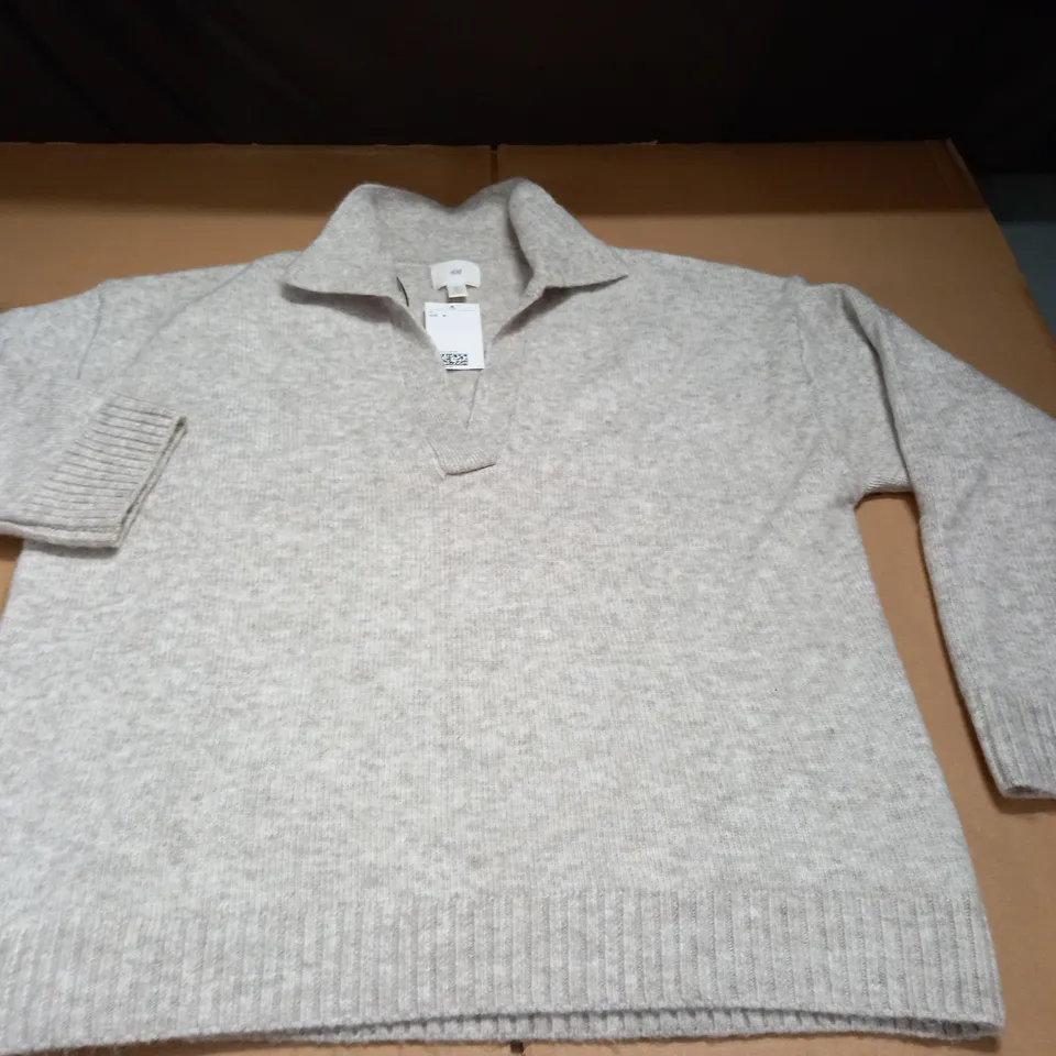 H&M V-NECK COLLARED JUMPER IN NATURAL - EUR S
