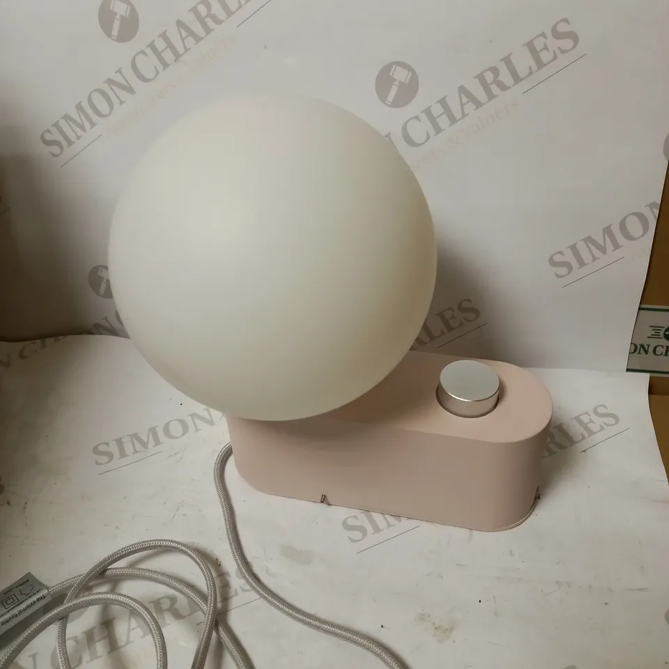 ALUMINA TABLE WALL LIGHT