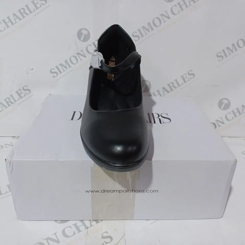 BOXED PAIR OF DREAMPAIRS LOW BLOCK HEEL SHOE SIN BLACK UK SIZE 5