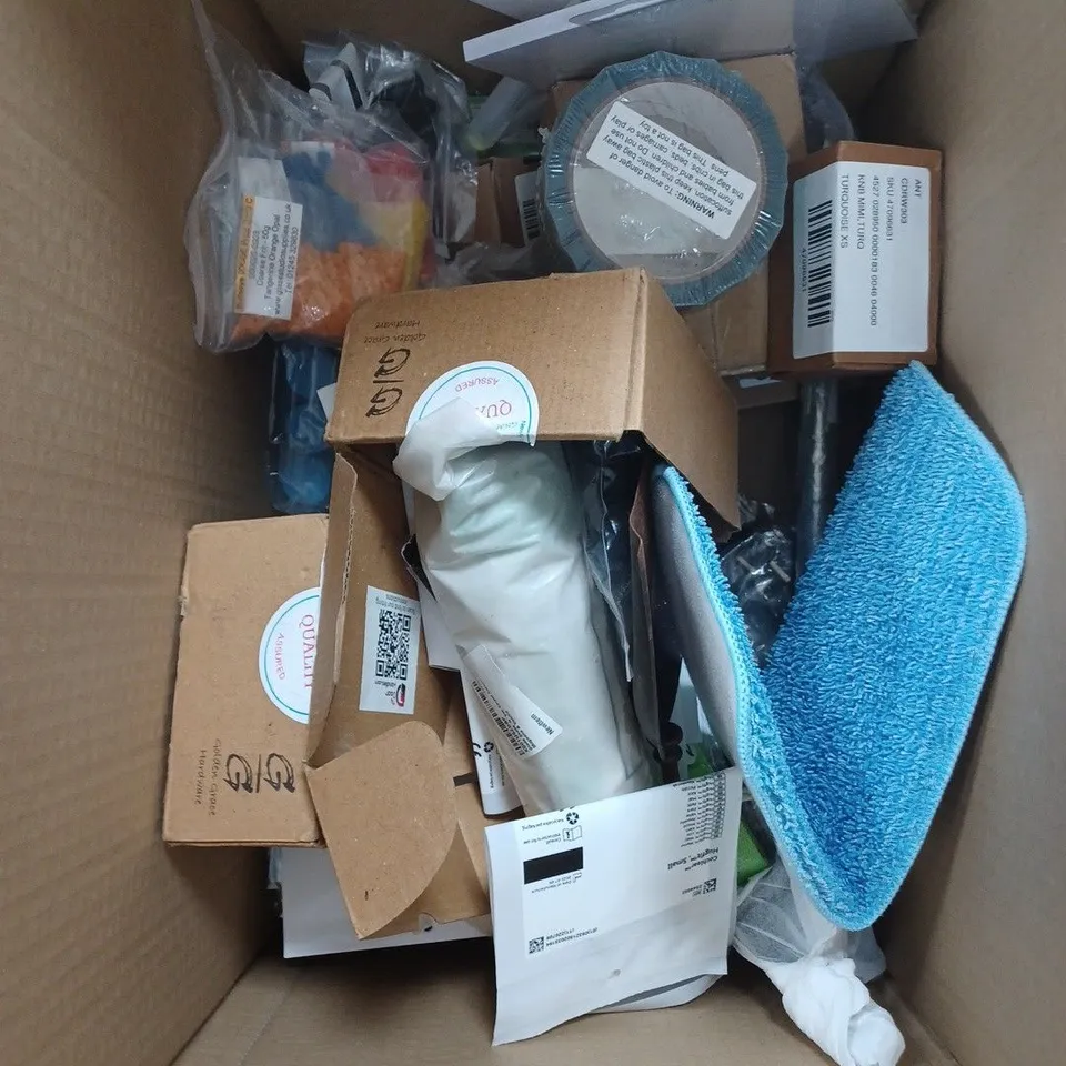 BOX OF APPROXIMATELY 20 ASSORTED HOUSEHOLD PRODUCTS TO INCLUDE CARPET FRESHENER, CABLE CLIPS, DOOR HANDLES ETC 