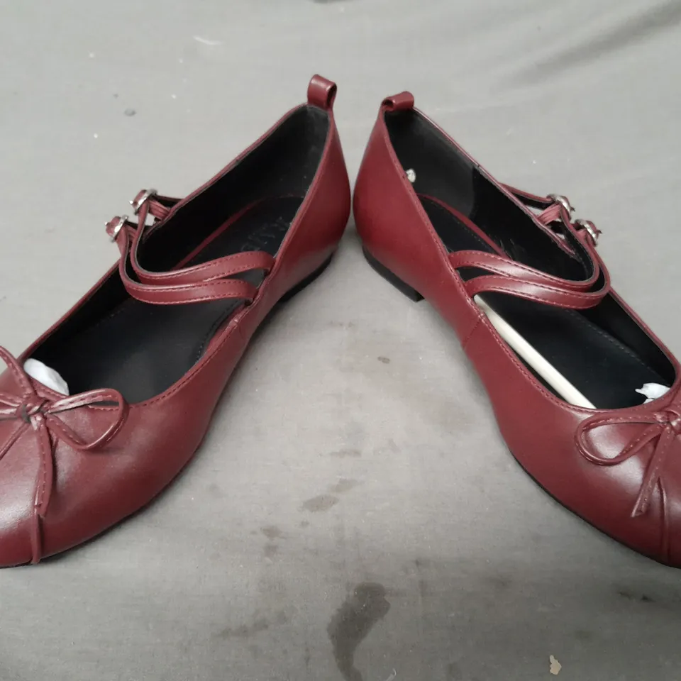 BOXED PAIR OF RAID WIDE FIT BALLET FLATS IN BURGUNDY UK SIZE 6