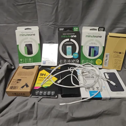 APPROXIMATELY 20 ASSORTED MOBILE ACCESSORIES TO INCLUDE ANKER POWERBANK, MINUTEONE CASES, POWER CABLES, ETC