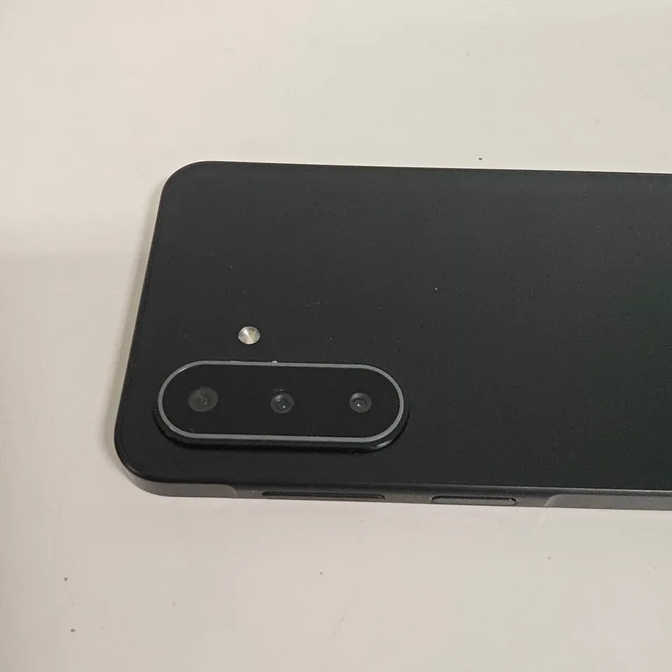 BOXED SAMSUNG GALAXY A17 5G 4/128GB IN BLACK - SM-A176B