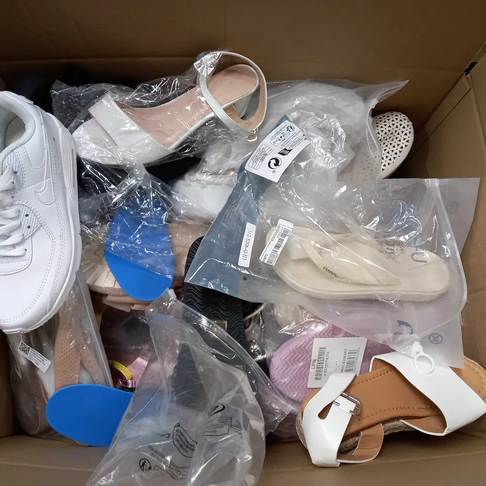 BOX OF APPROXIMATELY 25 ASSORTED SHOES TO INCLUDE - NIKE AIR MAX WHITE TRAINER - UNBRANDED OPEN TOE SANDAL IN WHITE - LUOFU CREAM PLATFORM SANDAL
