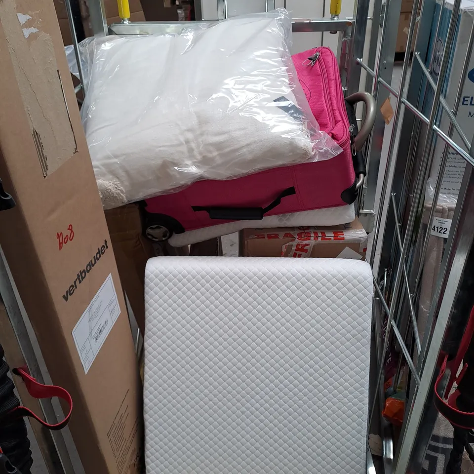 CAGE OF APPROXIMATELY 10 ASSORTED HOUSEHOLD ITEMS TO INCLUDE - PILLOW WEDGE - PINK SUITCASE - CUSHION - COLLECTION ONLY