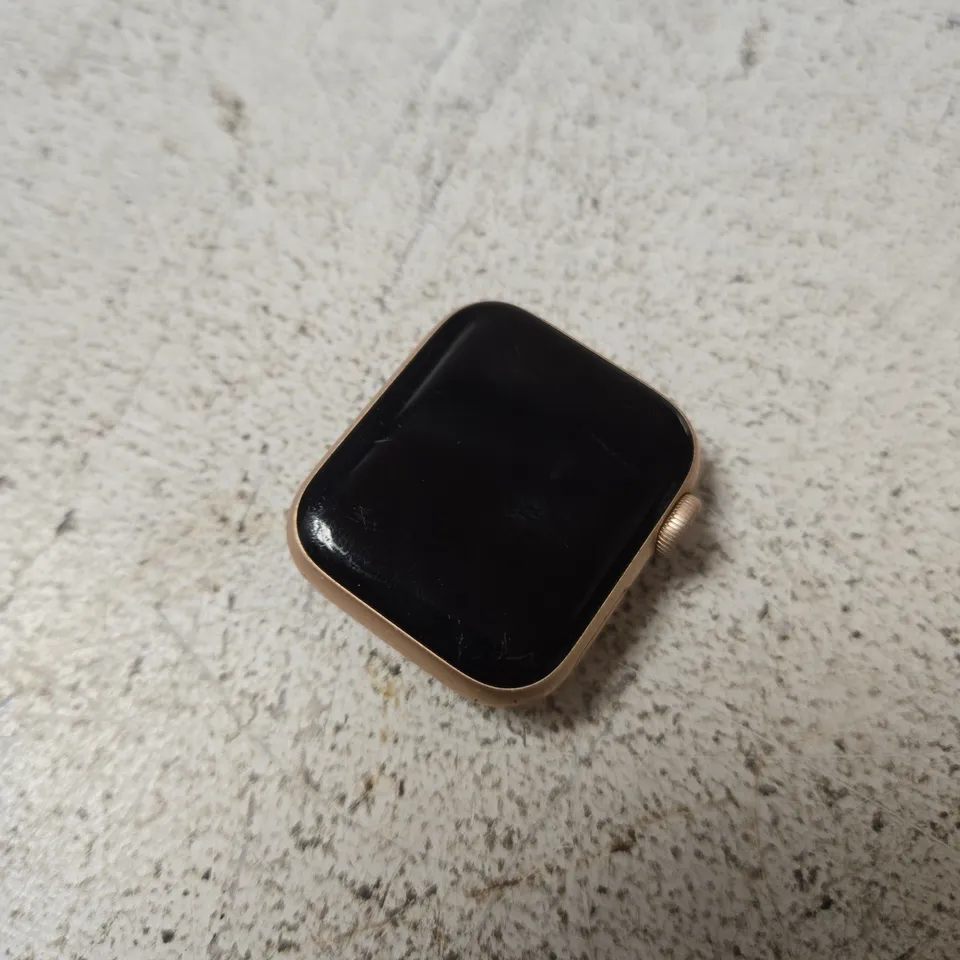 APPLE WATCH SERIES 6 A2375