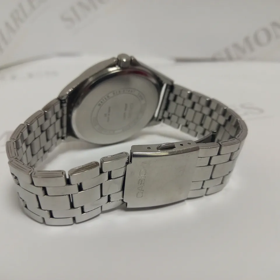 CASIO EDIFACE STAINLESS STEEL STRAP WATCH
