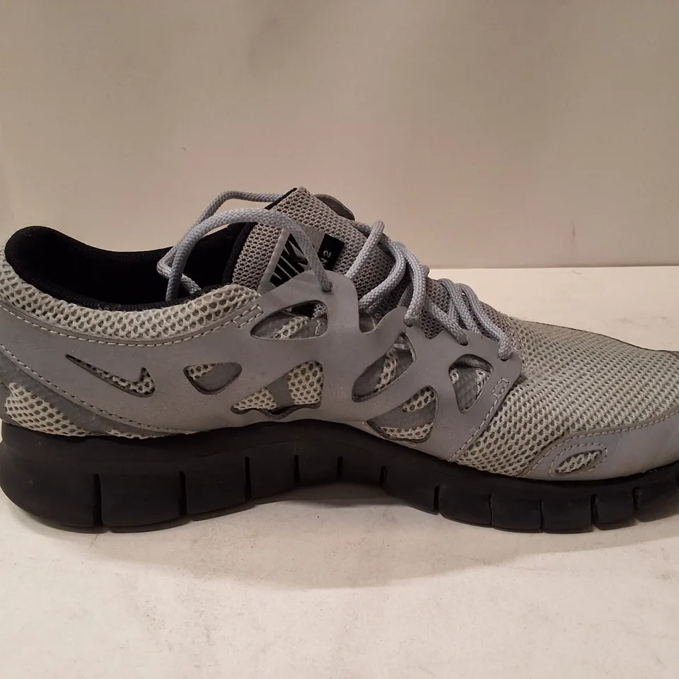 NIKE FREE RUN 2 TRAINERS – GREY MESH, UK 7 (US 8 / EUR 41)