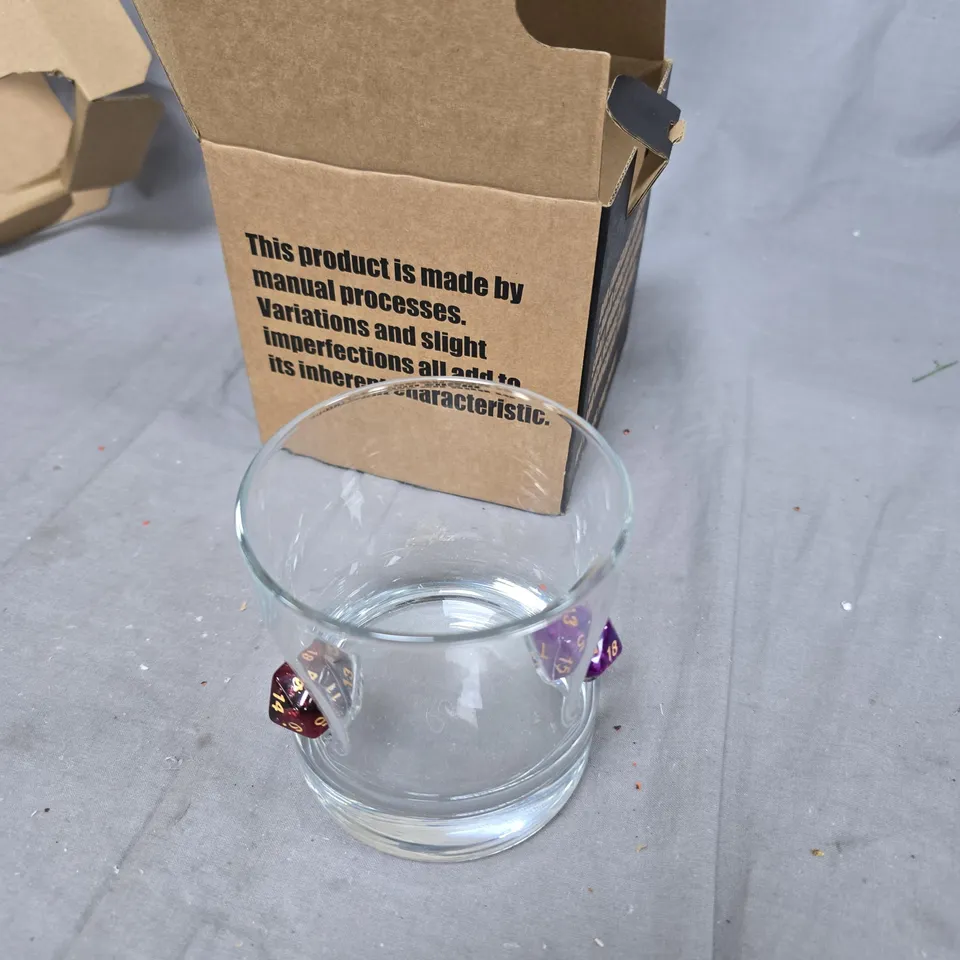 INNIT EMBEDDED GLASSWARE – GLASS TUMBLER WITH EMBEDDED DICE, HAND CRAFTED IN THE UK (BOXED)