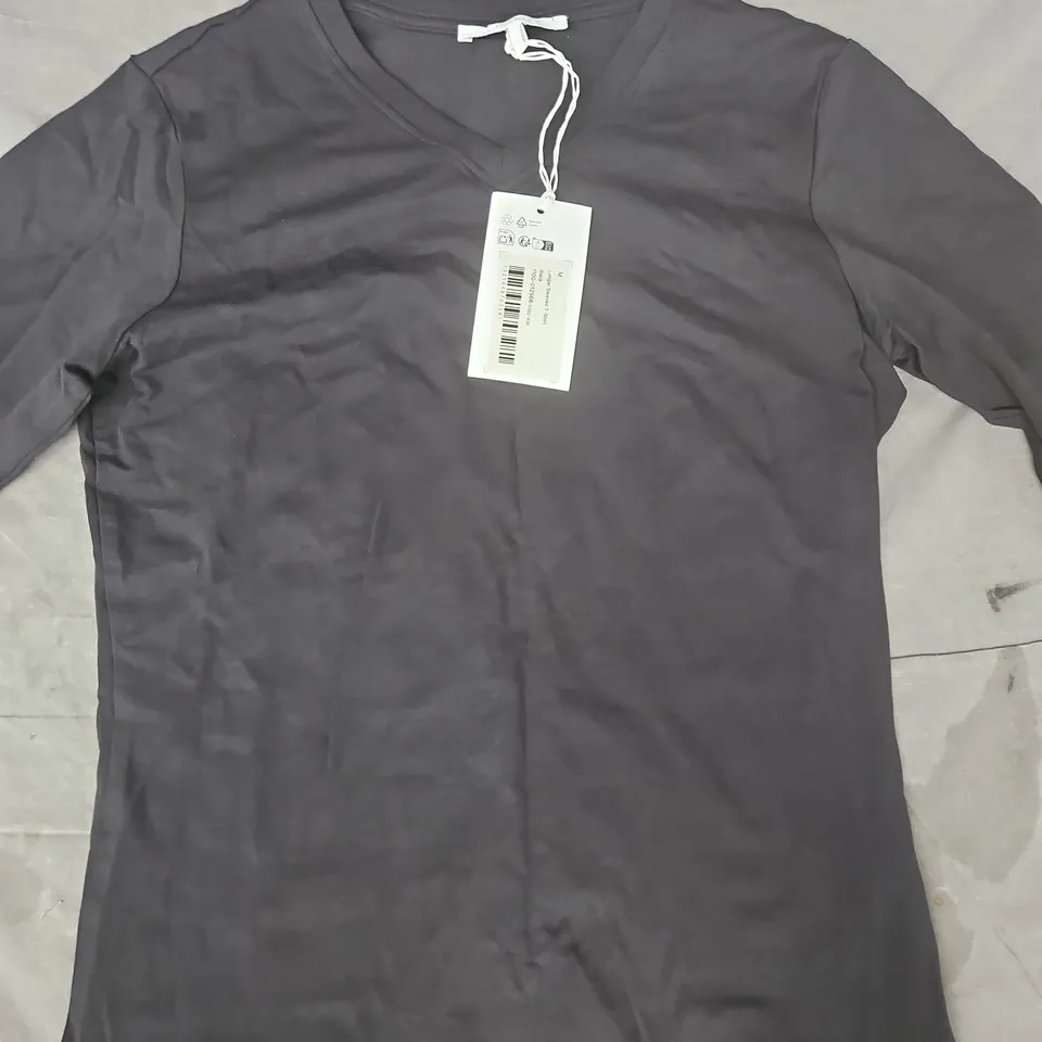 NA-KD LONGER SLEEVED T-SHIRT IN BLACK SIZE MEDIUM