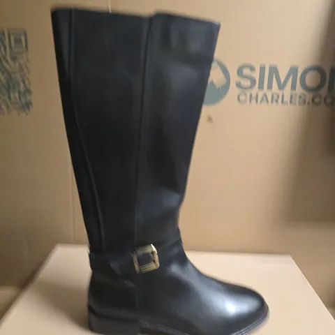 BOXED PAIR OF CARVELA PIENZA RIDING BOOT WIDE FIT - SIZE 40