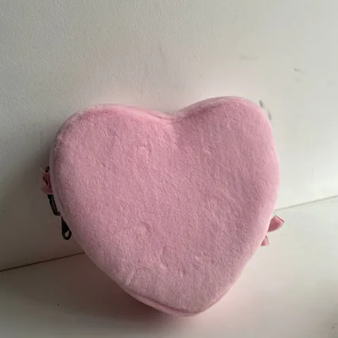 BRAND NEW KOI 100% VEGAN PINK CLOUD HEART FLUTTERS FAUX FUR BAG