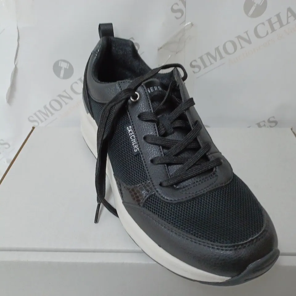 PAIR OF SKECHERS BILLION TRAINERS IN BLACK UK SIZE 6