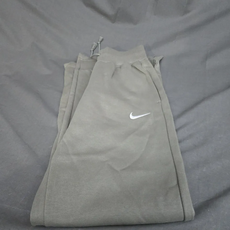 NIKE LOGO WIDE LEG TRACKIE BOTTOMS SIZE XS