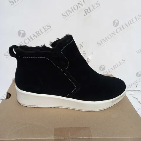 CLANKS LAYTON STAR BLACK SUEDE - SIZE 7 - BOXED